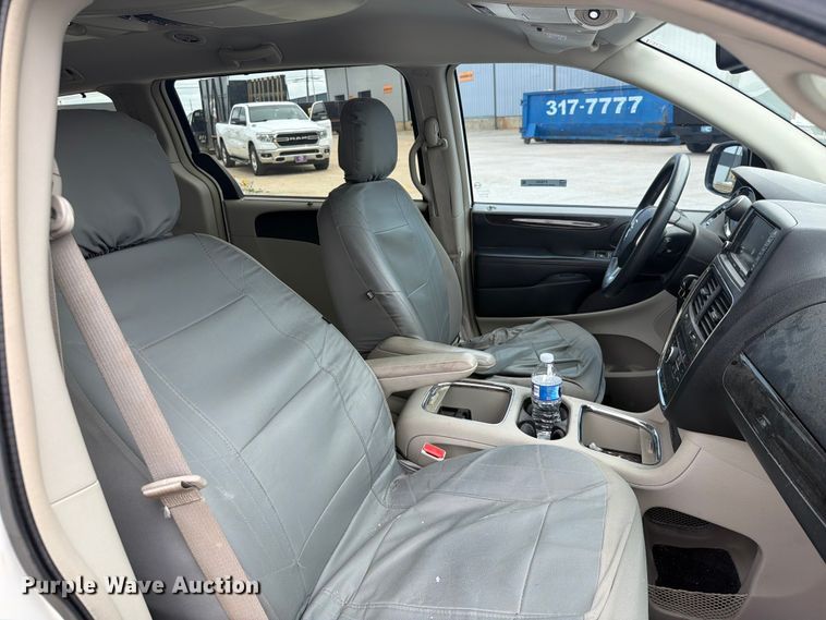 image for item ET6253 2013 Dodge Grand Caravan van