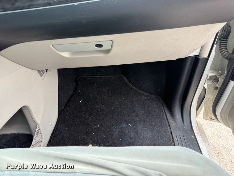 image for item ET6253 2013 Dodge Grand Caravan van
