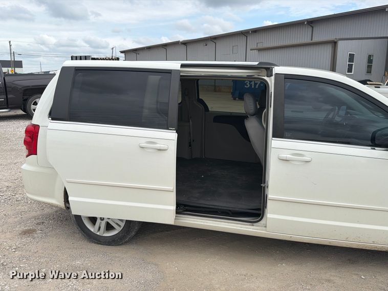 image for item ET6253 2013 Dodge Grand Caravan van