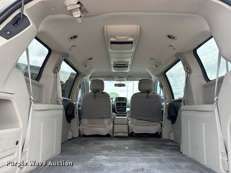 image for item ET6253 2013 Dodge Grand Caravan van