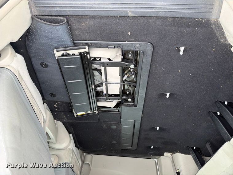 image for item ET6253 2013 Dodge Grand Caravan van