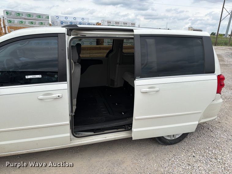 image for item ET6253 2013 Dodge Grand Caravan van