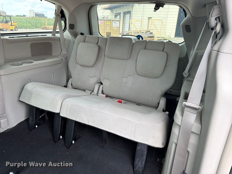 image for item ET6253 2013 Dodge Grand Caravan van