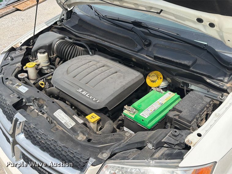 image for item ET6253 2013 Dodge Grand Caravan van