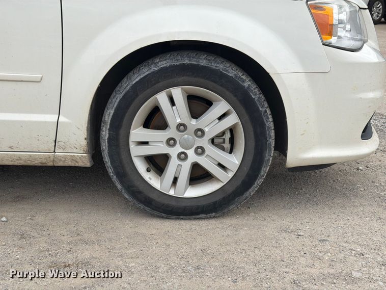 image for item ET6253 2013 Dodge Grand Caravan van