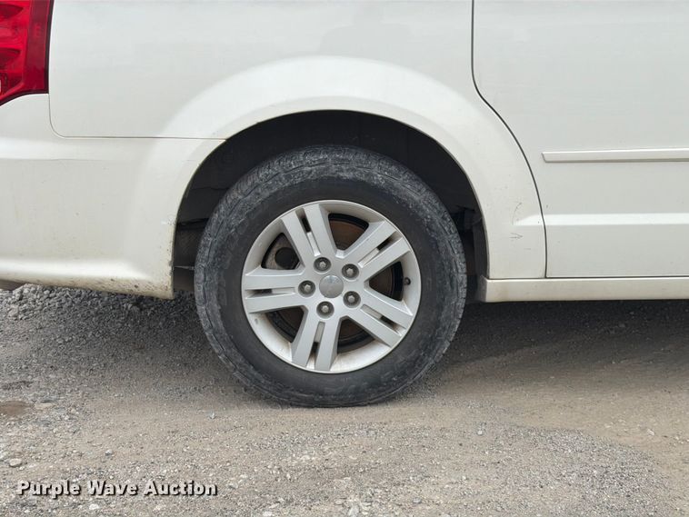 image for item ET6253 2013 Dodge Grand Caravan van