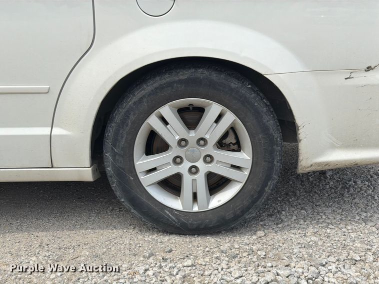 image for item ET6253 2013 Dodge Grand Caravan van