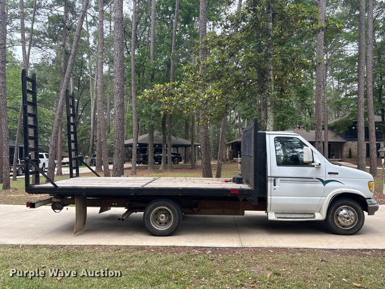 image for item EU0598 1996 Ford E-350 Flatbed van