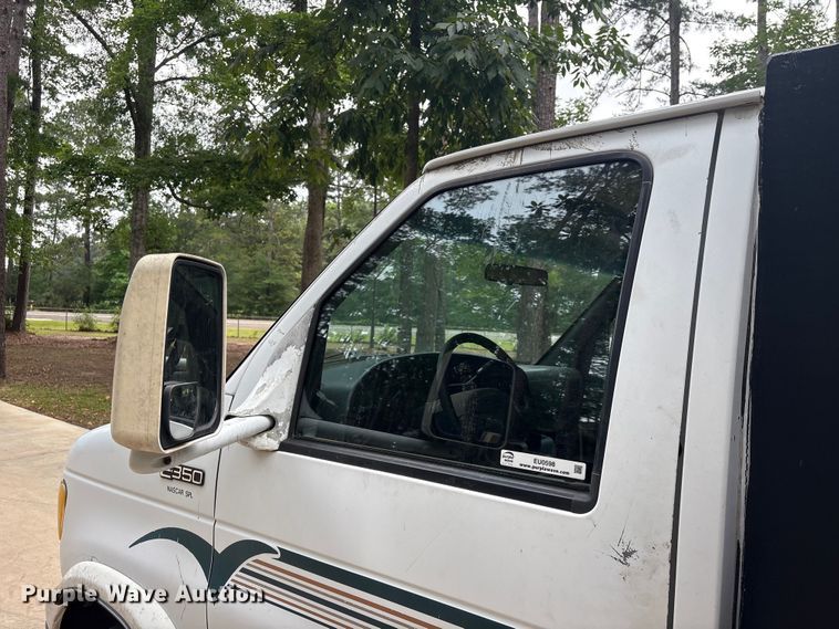 image for item EU0598 1996 Ford E-350 Flatbed van