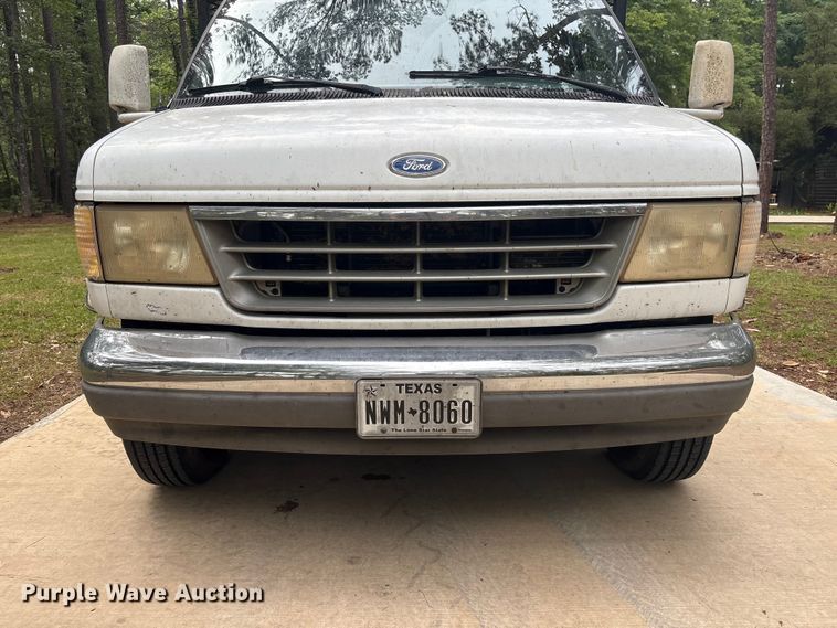 image for item EU0598 1996 Ford E-350 Flatbed van