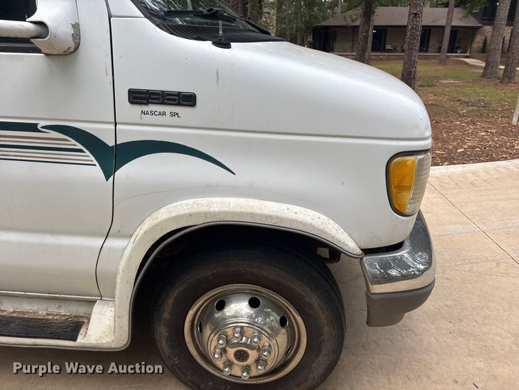 image for item EU0598 1996 Ford E-350 Flatbed van