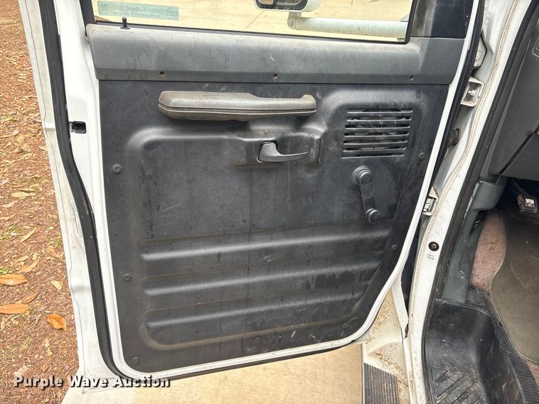 image for item EU0598 1996 Ford E-350 Flatbed van
