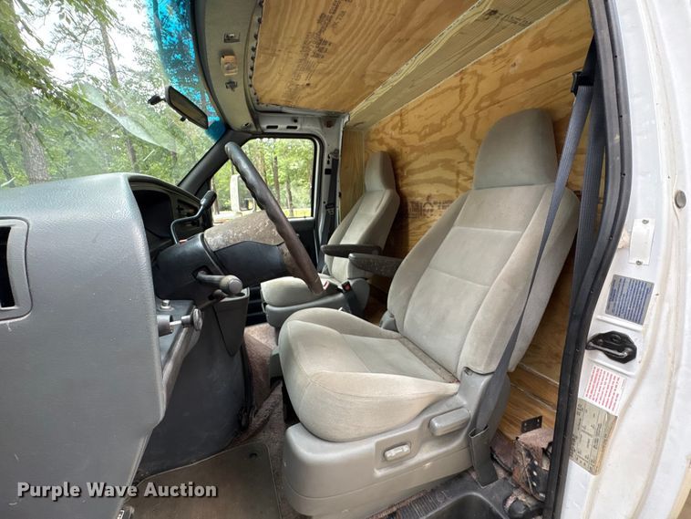 image for item EU0598 1996 Ford E-350 Flatbed van