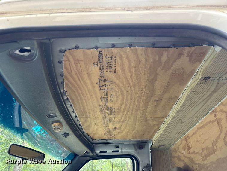 image for item EU0598 1996 Ford E-350 Flatbed van