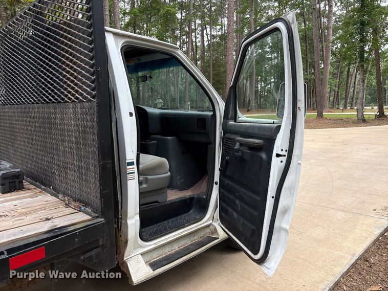image for item EU0598 1996 Ford E-350 Flatbed van