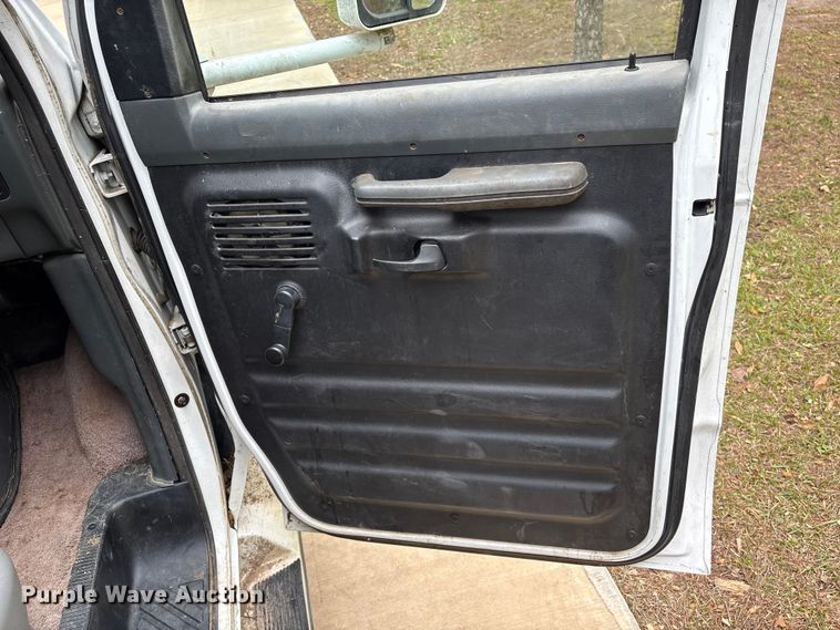 image for item EU0598 1996 Ford E-350 Flatbed van