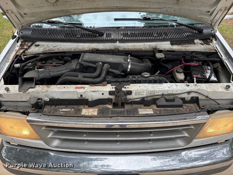 image for item EU0598 1996 Ford E-350 Flatbed van
