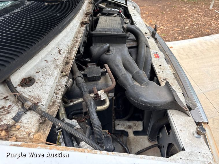 image for item EU0598 1996 Ford E-350 Flatbed van