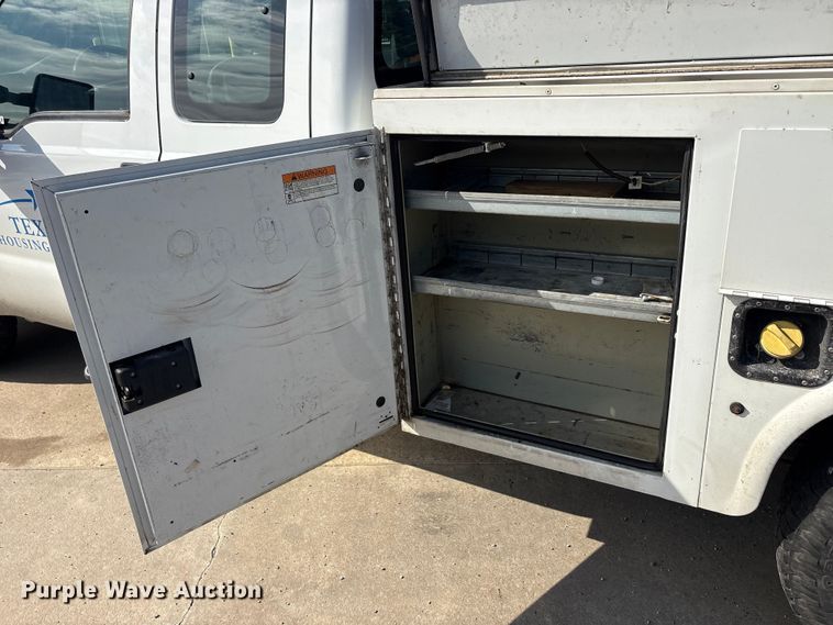 image for item EU5567 2015 Ford F250 Super Duty Ext. Cab flatbed pickup truck