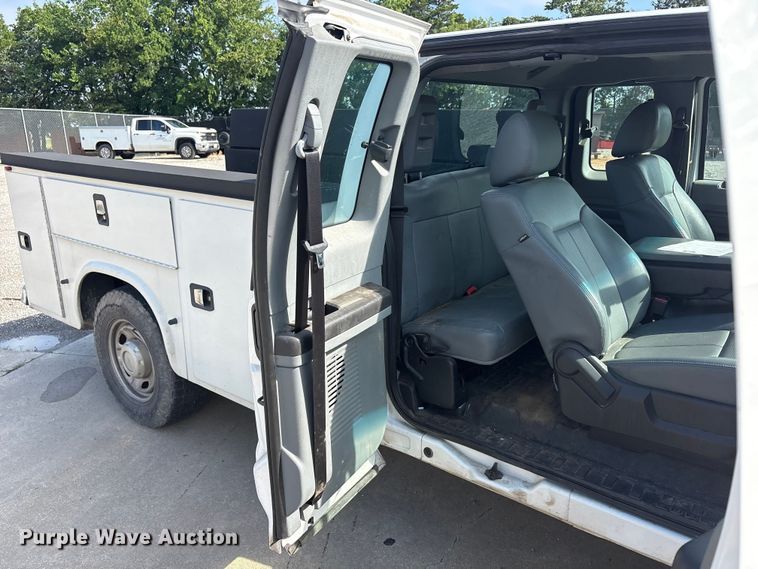 image for item EU5567 2015 Ford F250 Super Duty Ext. Cab flatbed pickup truck