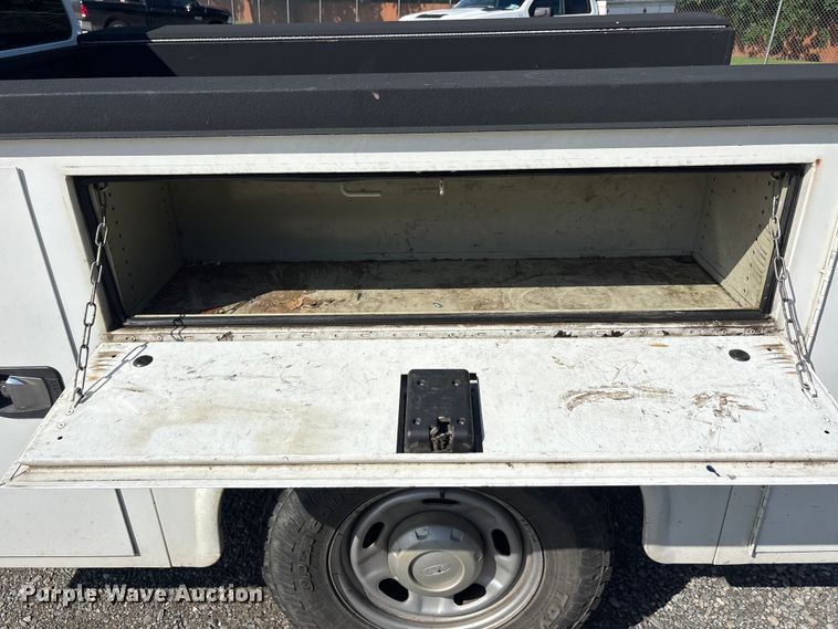 image for item EU5568 2016 Ford F250 Super Duty Ext. Cab utility bed pickup truck