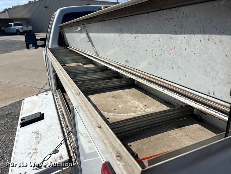 image for item EU5568 2016 Ford F250 Super Duty Ext. Cab utility bed pickup truck