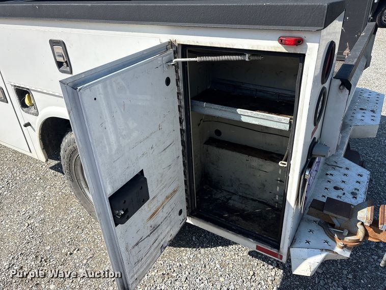image for item EU5568 2016 Ford F250 Super Duty Ext. Cab utility bed pickup truck