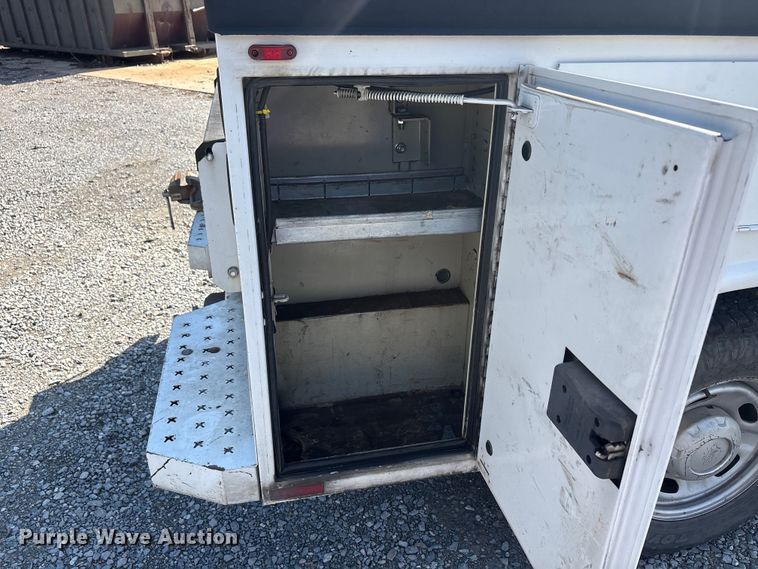 image for item EU5568 2016 Ford F250 Super Duty Ext. Cab utility bed pickup truck