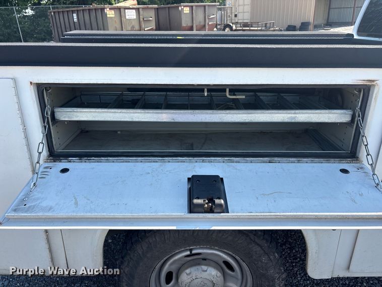 image for item EU5568 2016 Ford F250 Super Duty Ext. Cab utility bed pickup truck