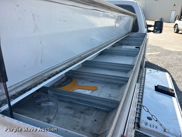 image for item EU5568 2016 Ford F250 Super Duty Ext. Cab utility bed pickup truck
