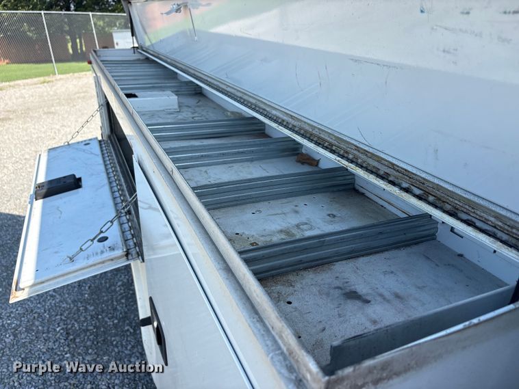 image for item EU5568 2016 Ford F250 Super Duty Ext. Cab utility bed pickup truck