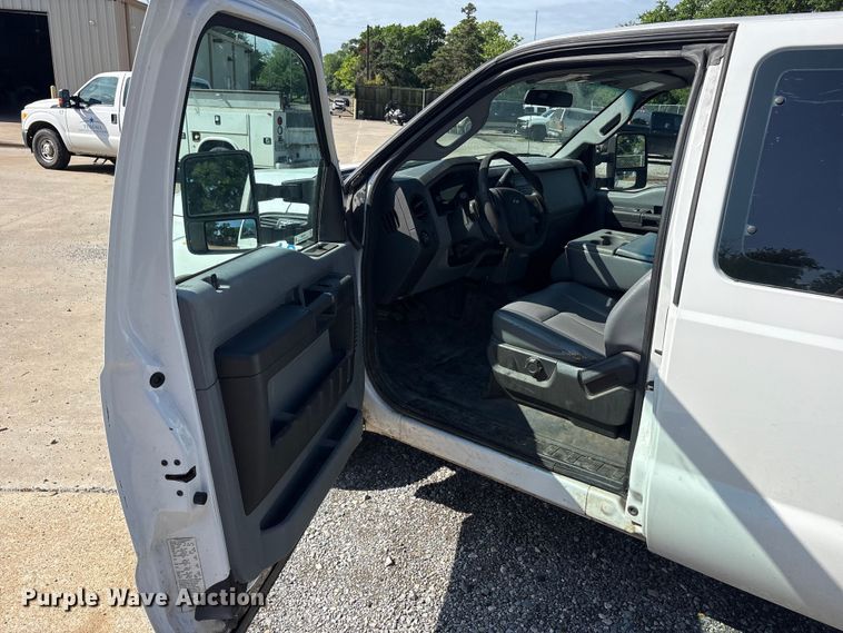image for item EU5568 2016 Ford F250 Super Duty Ext. Cab utility bed pickup truck