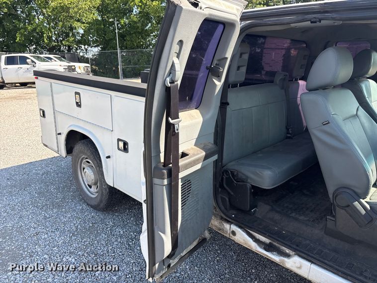 image for item EU5568 2016 Ford F250 Super Duty Ext. Cab utility bed pickup truck