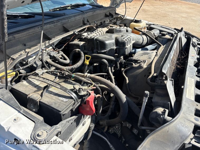 image for item EU5568 2016 Ford F250 Super Duty Ext. Cab utility bed pickup truck