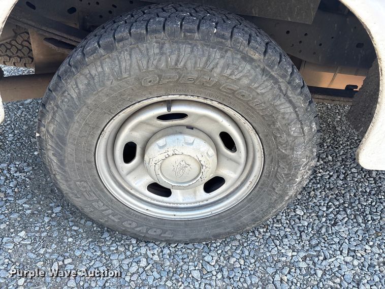 image for item EU5568 2016 Ford F250 Super Duty Ext. Cab utility bed pickup truck