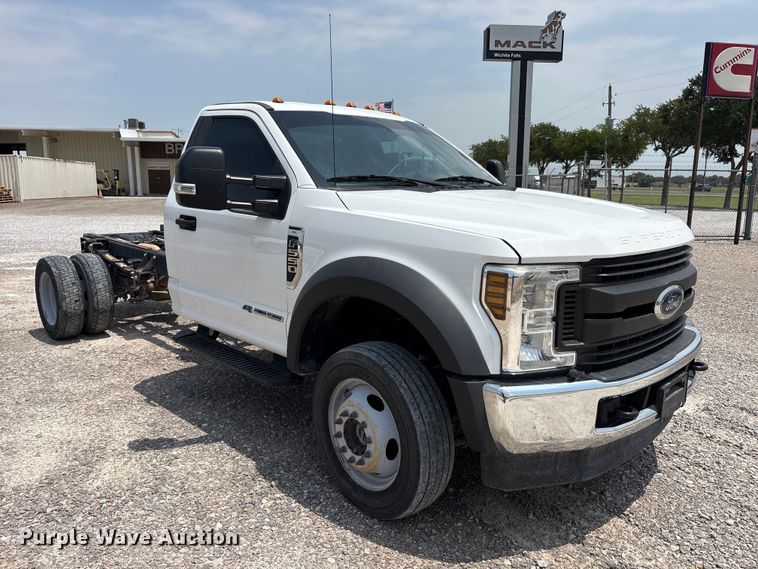 image for item EU5598 2019 Ford F550 Super Duty truck cab and chassis
