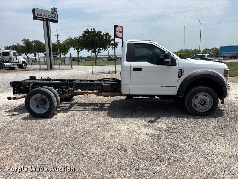 image for item EU5598 2019 Ford F550 Super Duty truck cab and chassis