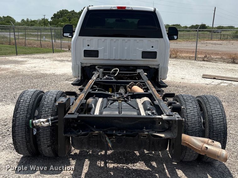 image for item EU5598 2019 Ford F550 Super Duty truck cab and chassis