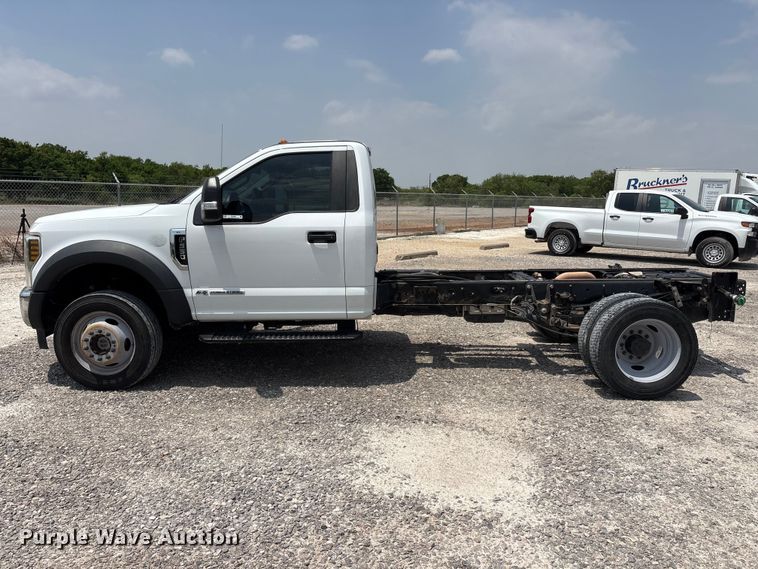 image for item EU5598 2019 Ford F550 Super Duty truck cab and chassis