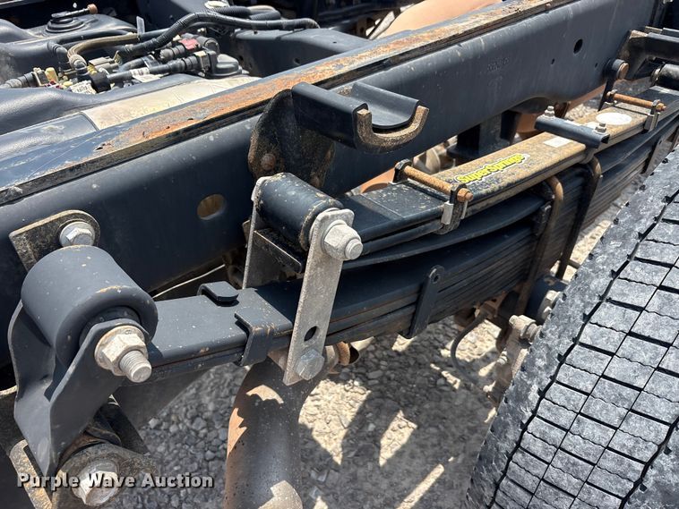 image for item EU5598 2019 Ford F550 Super Duty truck cab and chassis