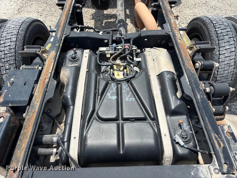 image for item EU5598 2019 Ford F550 Super Duty truck cab and chassis
