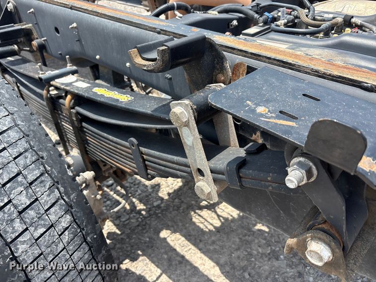 image for item EU5598 2019 Ford F550 Super Duty truck cab and chassis