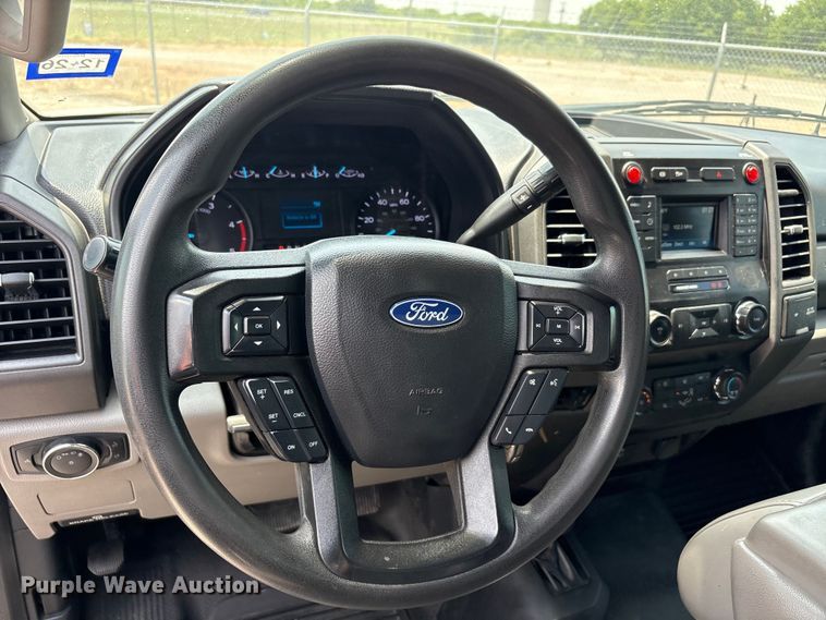 image for item EU5598 2019 Ford F550 Super Duty truck cab and chassis