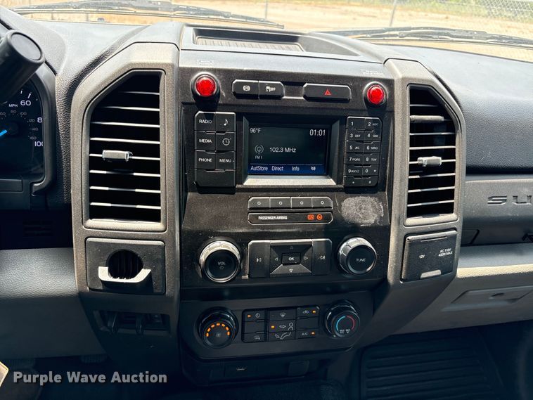 image for item EU5598 2019 Ford F550 Super Duty truck cab and chassis