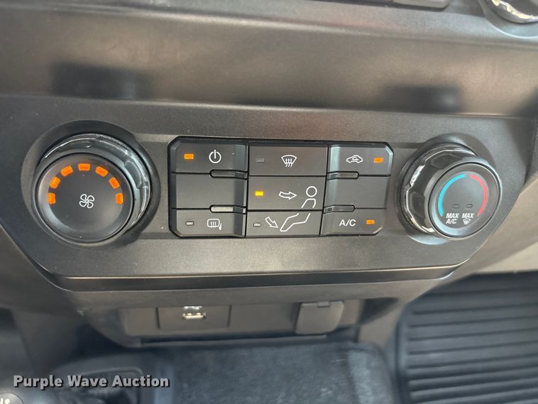 image for item EU5598 2019 Ford F550 Super Duty truck cab and chassis