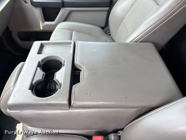 image for item EU5598 2019 Ford F550 Super Duty truck cab and chassis