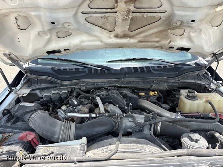 image for item EU5598 2019 Ford F550 Super Duty truck cab and chassis