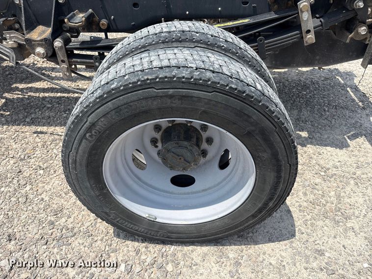 image for item EU5598 2019 Ford F550 Super Duty truck cab and chassis