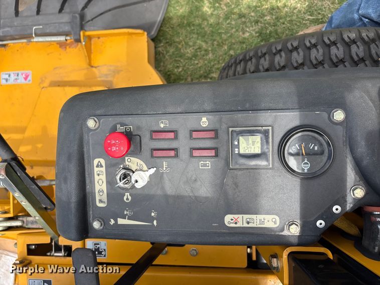 image for item EU5609 Hustler 932699US ZTR lawn mower