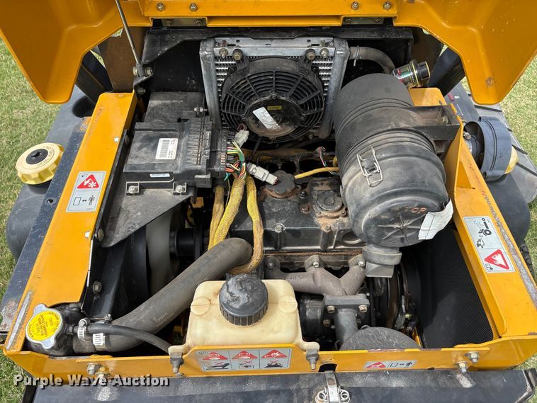 image for item EU5609 Hustler 932699US ZTR lawn mower